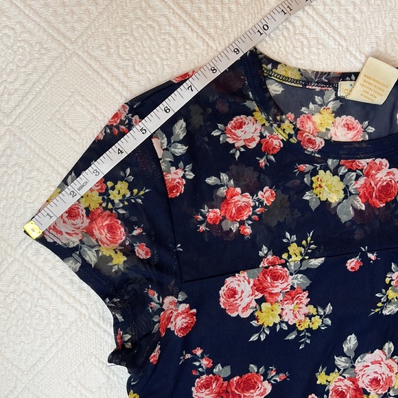 Love on Tap XL Navy Blue Floral Blouse - Picture 13 of 13